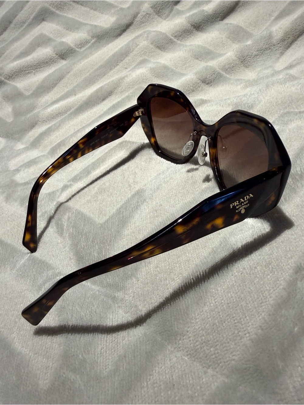 Prada authentic Tortoiseshell Oversized Women's Sunglasses - Brown - Picture 2 of 4